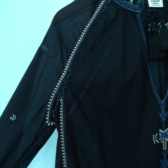 Aritzia Sunday Best Annalise Embroidered Top XS - Picture 6 of 13
